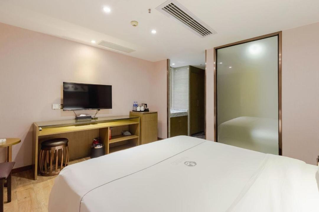 Lnsail Hotel Shenzhen Luohu Port Railway Station Exterior photo